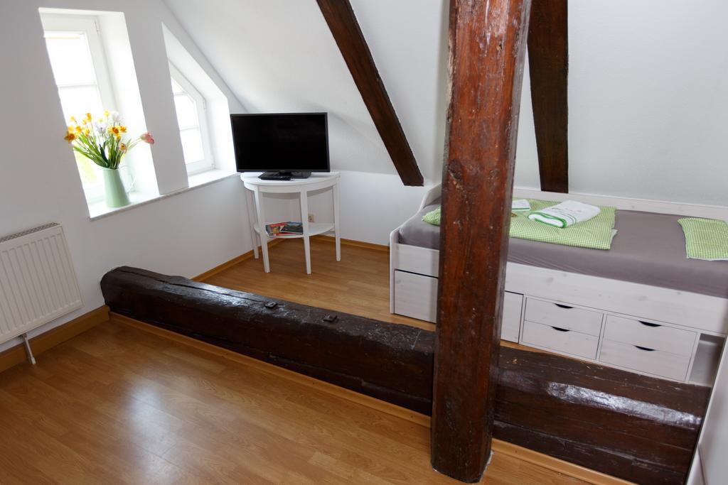 Pension Altes Burghotel Neustadt-Glewe Exterior foto