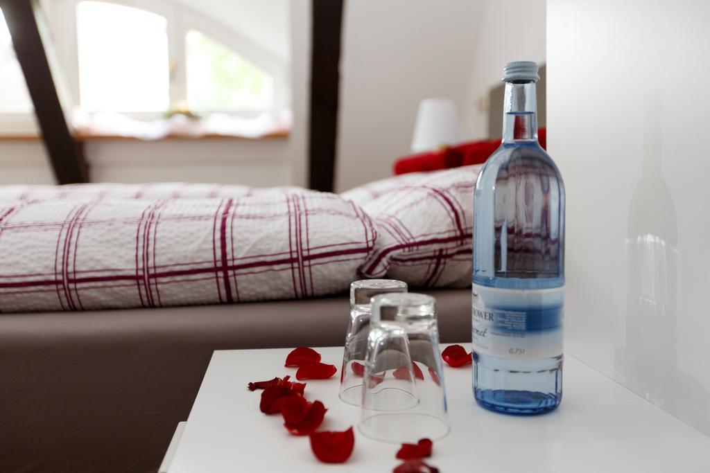 Pension Altes Burghotel Neustadt-Glewe Cameră foto